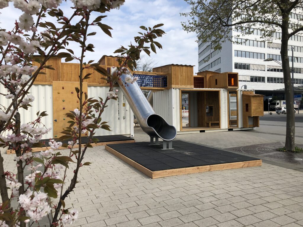 Kukuk-Box am Nordkopf der Wolfsburger Innenstadt erhöht die Aufenthaltsqualität